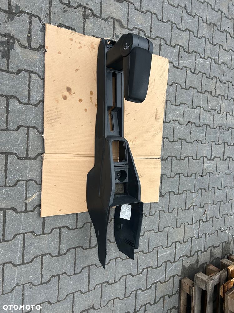Skoda Fabia III podłokietnik tunel środkowy - 1
