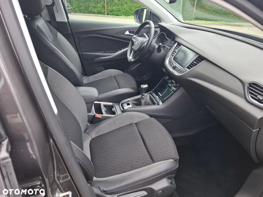 Opel Grandland X 1.2 Start/Stop Business Elegance - 17