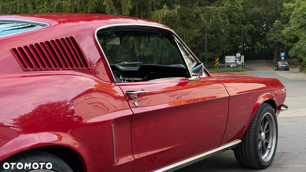 Ford Mustang - 12
