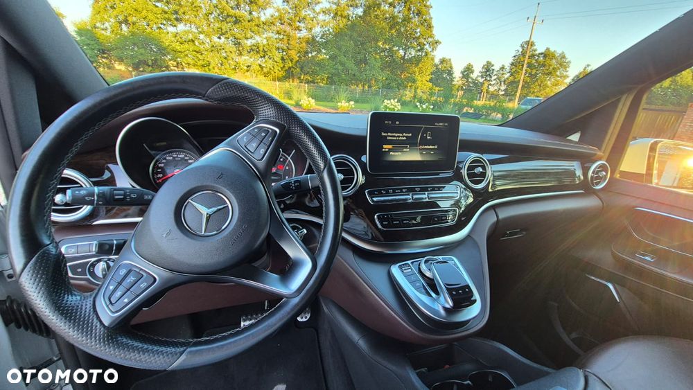 Mercedes-Benz Klasa V - 8