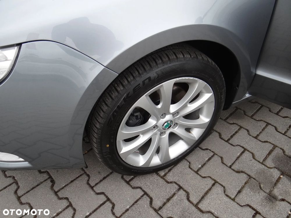 Skoda Superb 2.0 TDI DSG FAMILY - 18
