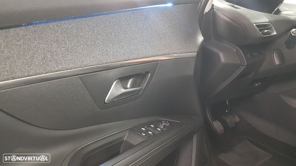 Peugeot 5008 1.6 BlueHDi Allure J18 - 17