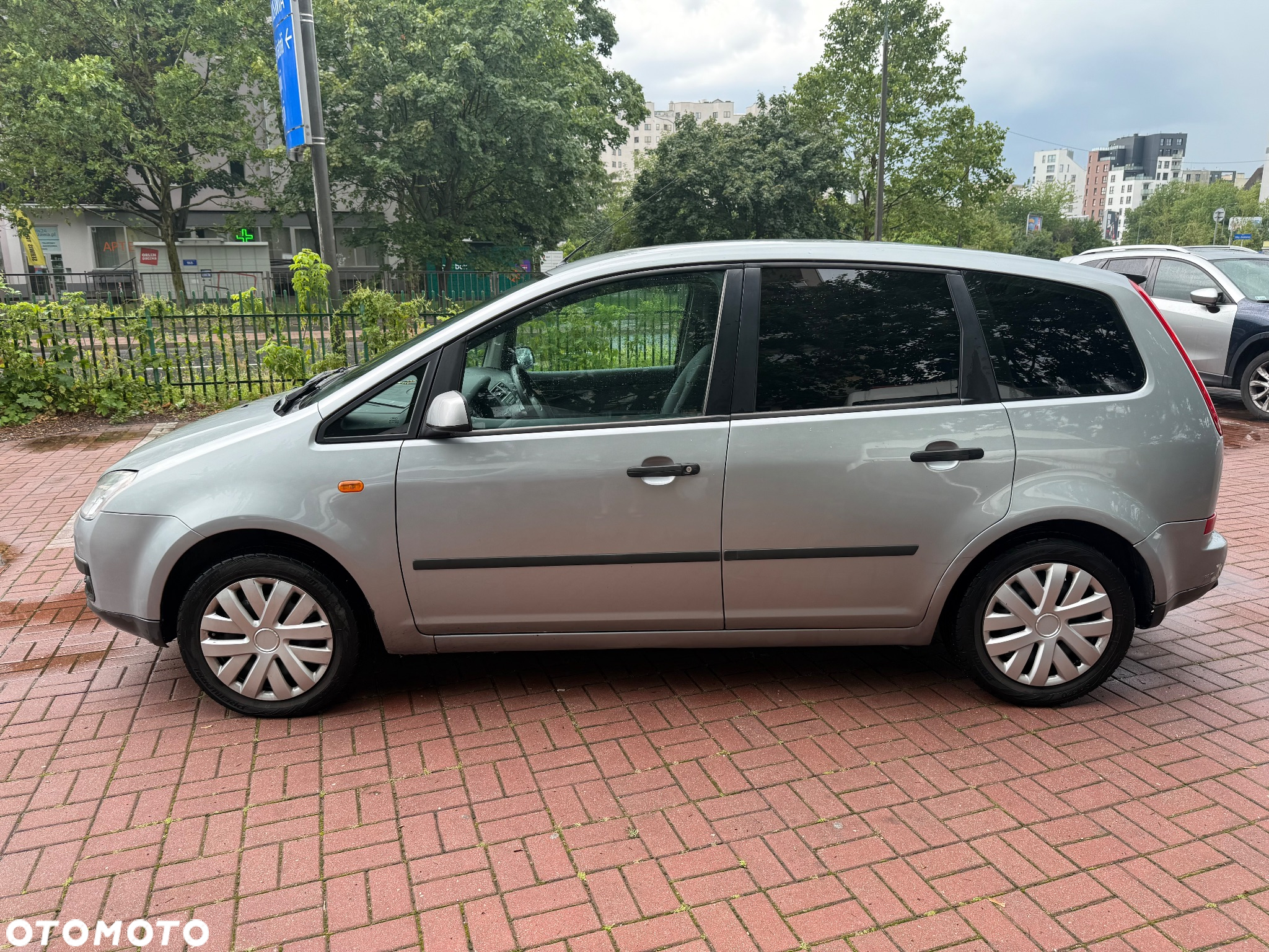 Ford Focus C-Max 1.8 Ambiente - 2