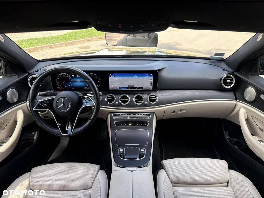 Mercedes-Benz Klasa E - 16