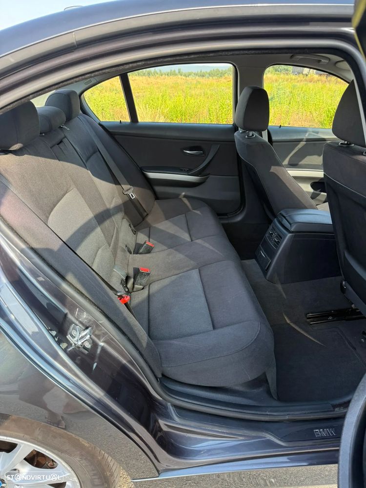 BMW 320 d - 12