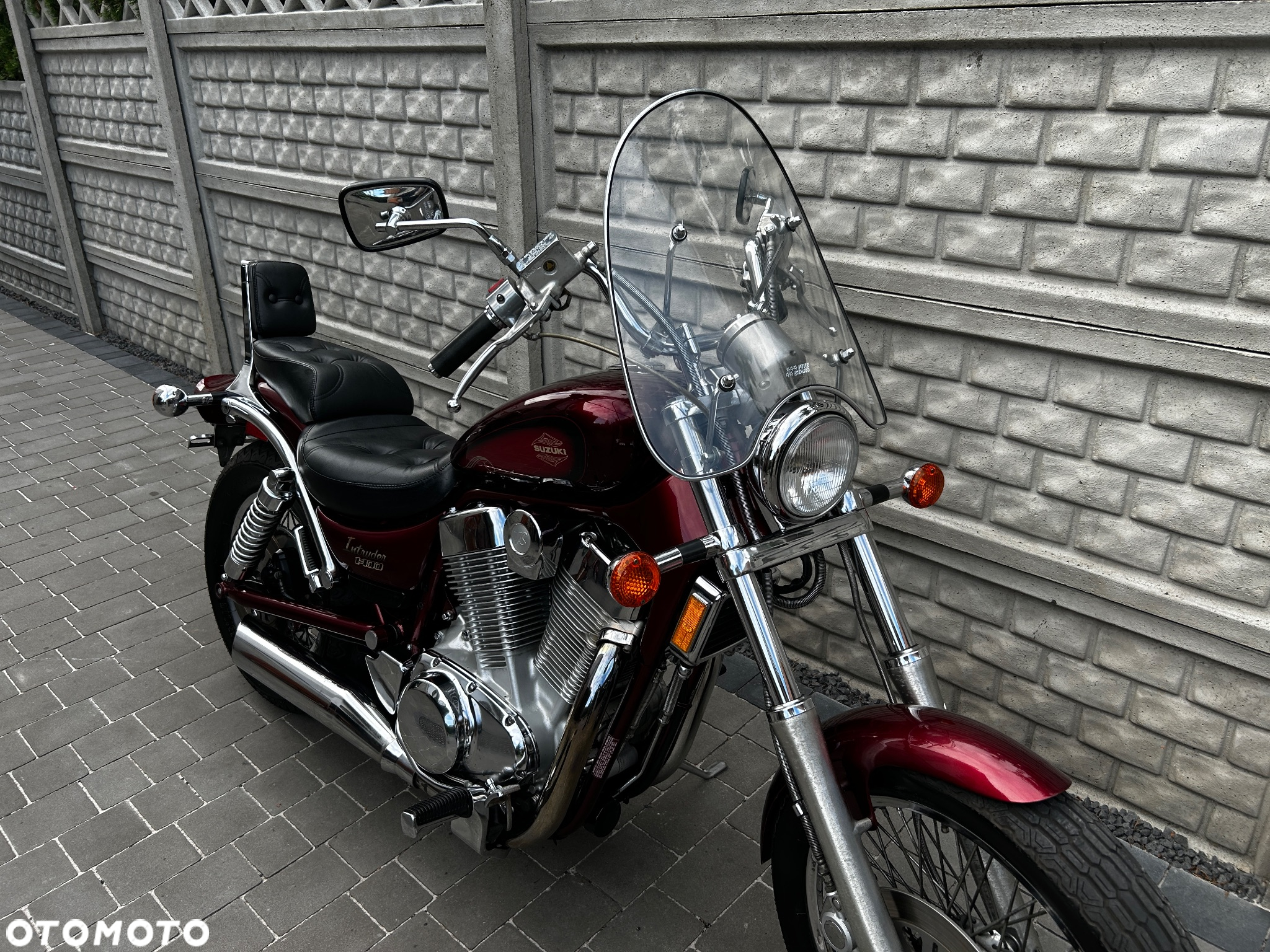 Suzuki Intruder - 13