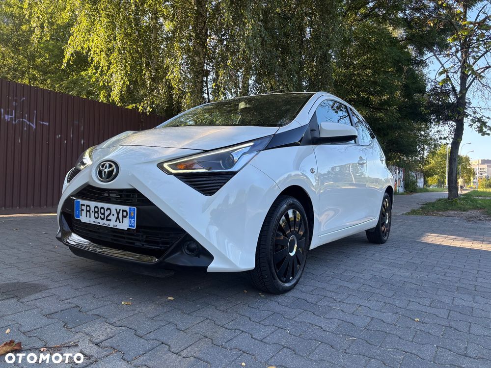Toyota Aygo x.shift x-play connect - 1