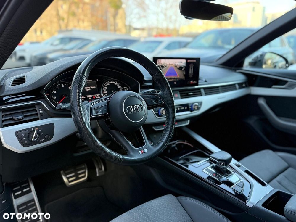 Audi A4 Limousine - 11