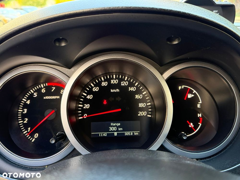 Suzuki Grand Vitara 2.0 De luxe - 25