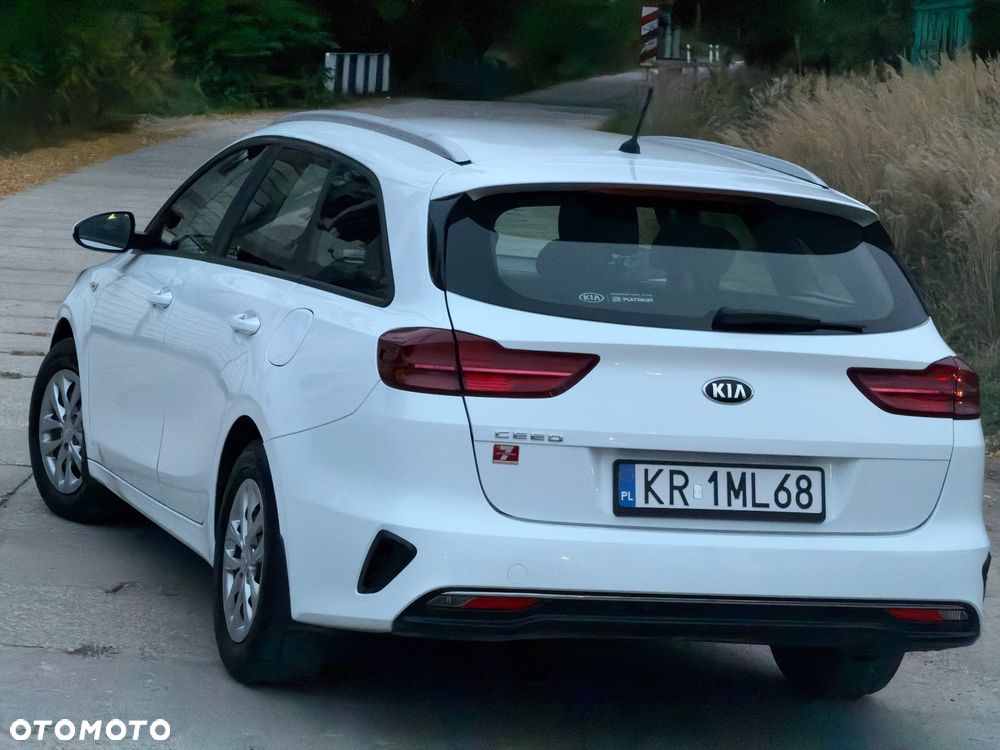 Kia Ceed 1.6 CRDi SCR M - 17