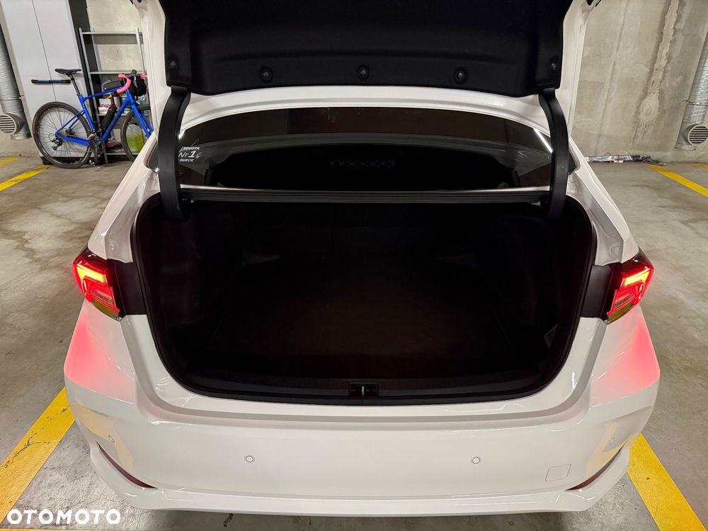Toyota Corolla 1.8 Hybrid Style - 12