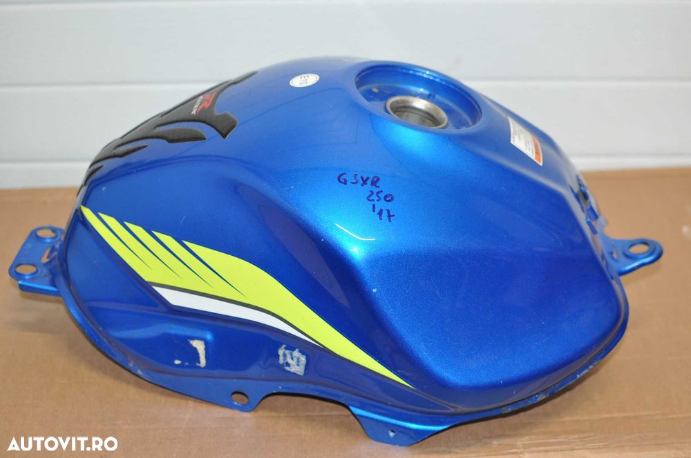 Rezervor Kawasaki Z300 /Suzuki GSXR250 17 - 1