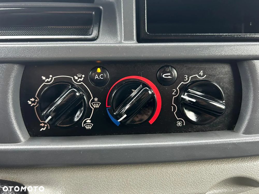 Renault Master 2.5 DCI 120KM Kontener 8 palet + winda 750kg + drzwi boczne **KLIMA**2010R**Niski przebieg** - 12