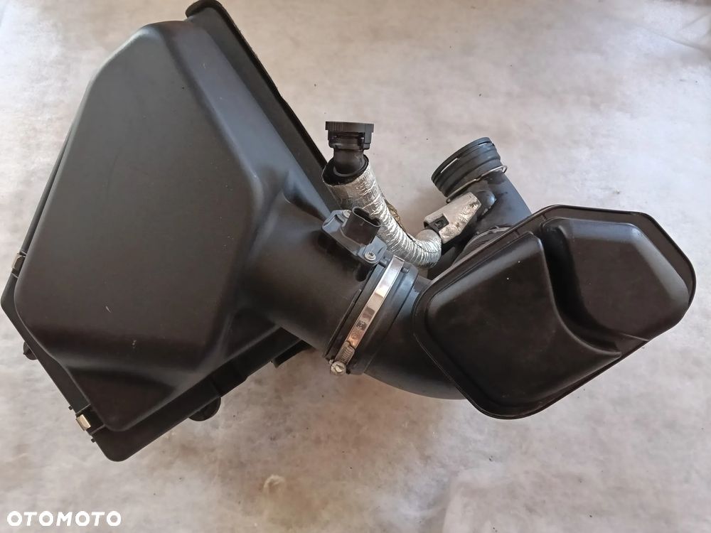 OBUDOWA FILTRA POWIETRZA REZONATOR BMW F20 F22 F30 F33 F36 8601682 8601678 BENZYNA - 1