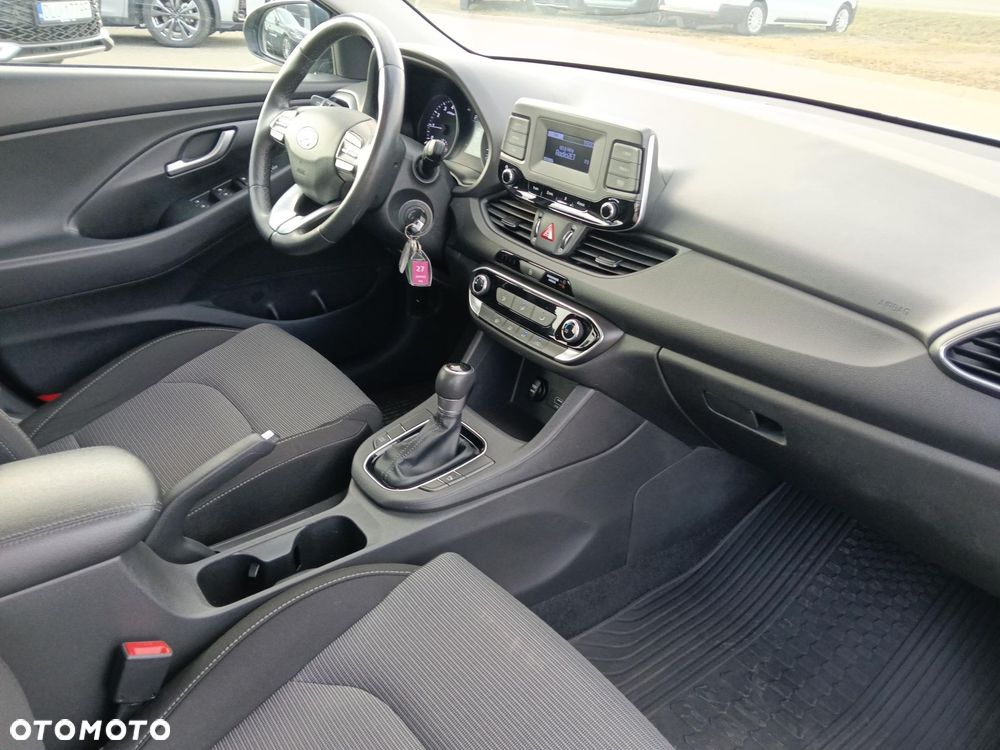 Hyundai i30 1.0 T-GDI Classic + DCT - 11