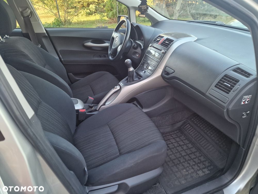 Toyota Auris - 15
