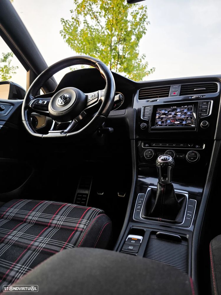 VW Golf 2.0 TSi GTi - 9