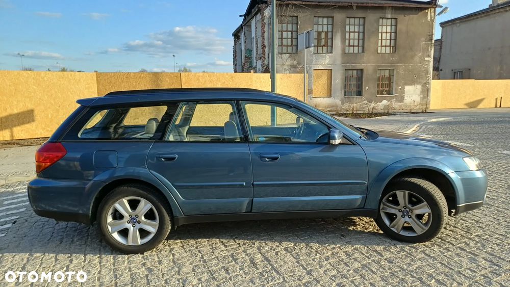 Subaru Outback 3.0 H6 - 8