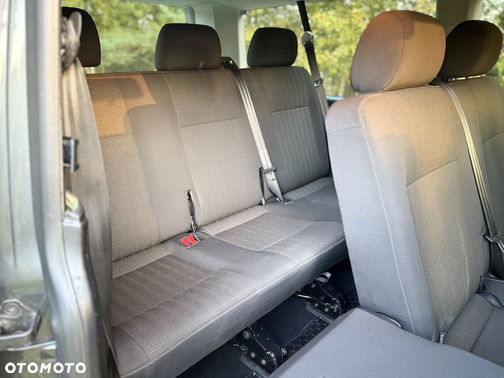 Volkswagen Caravelle 2.0 TDI L2 Comfortline DSG - 12