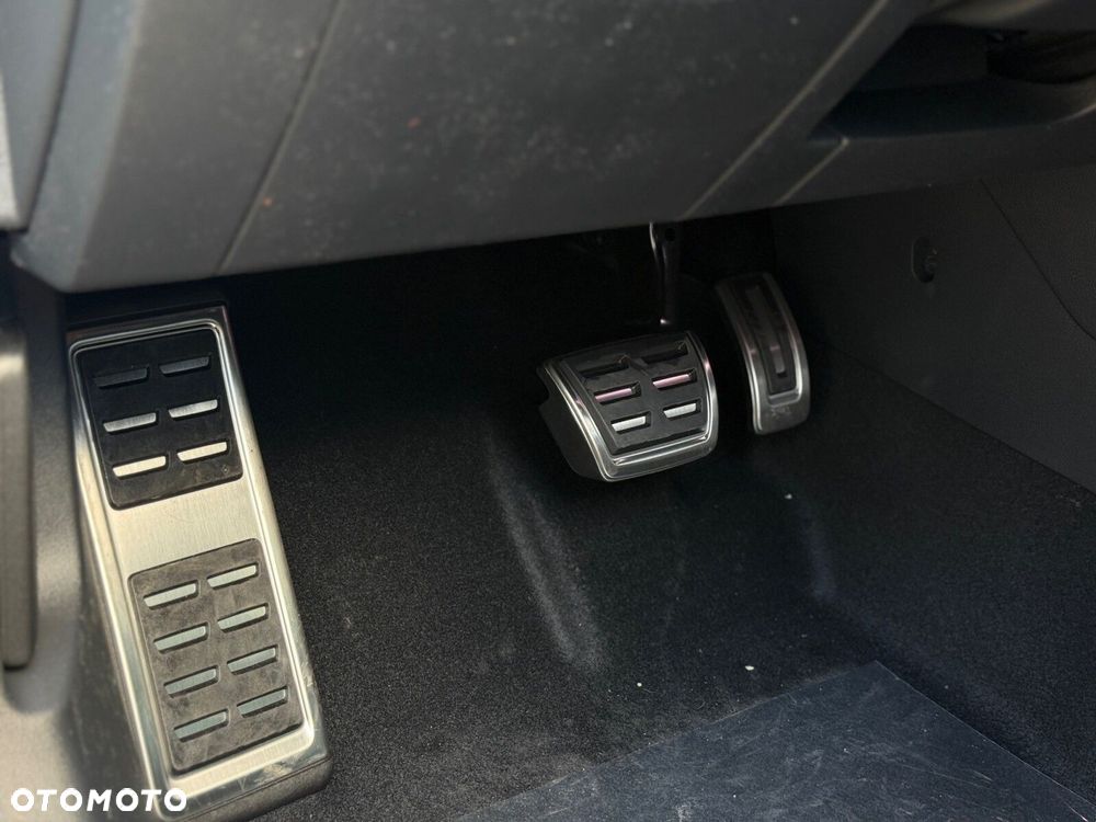 Skoda Octavia 2.0 TSI RS DSG - 32