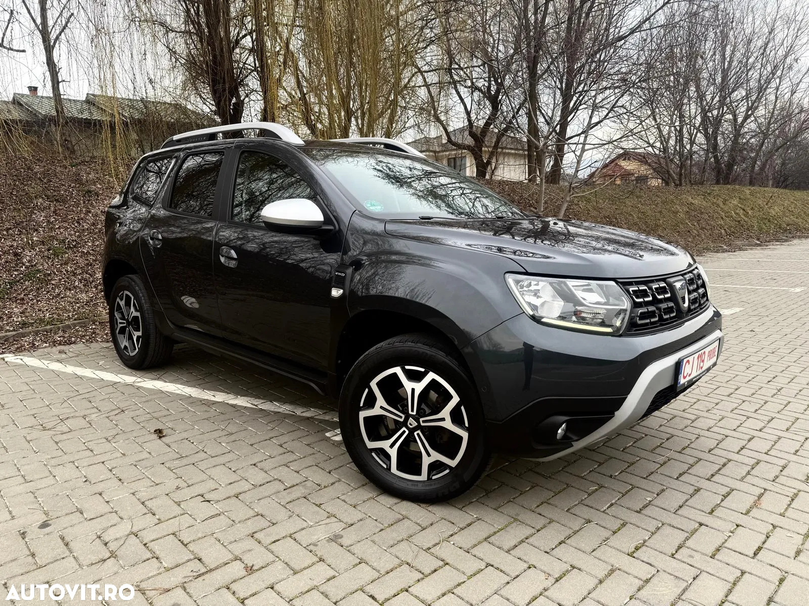 Dacia Duster 1.6 SCe 4WD Prestige jante 17" - 3