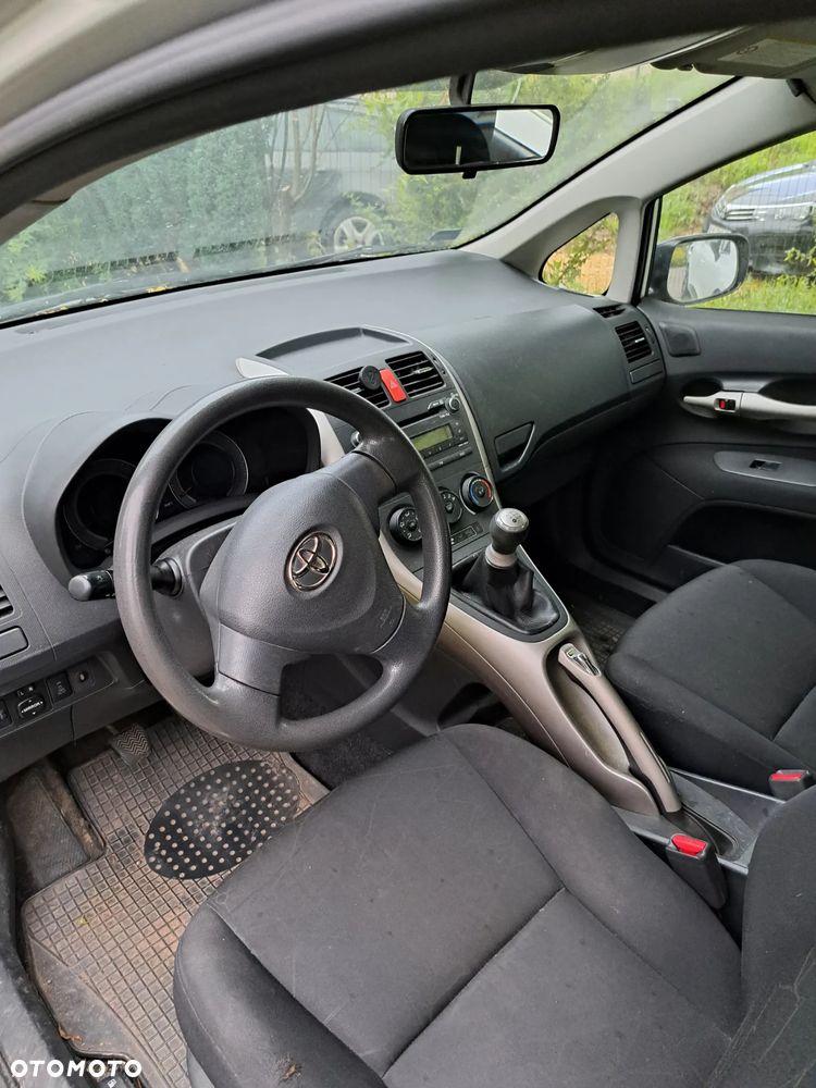 Toyota Auris - 4