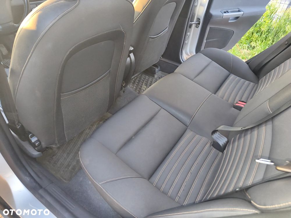 Volvo V50 D2 - 7