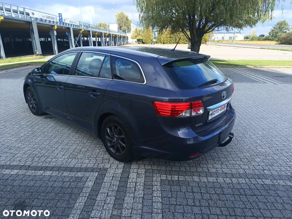 Toyota Avensis 1.8 Luna - 6