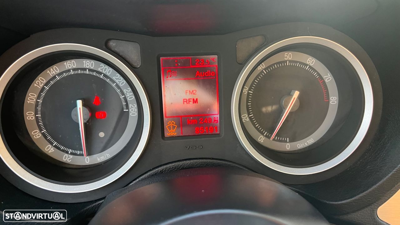 Alfa Romeo Spider 2.2 JTS - 3