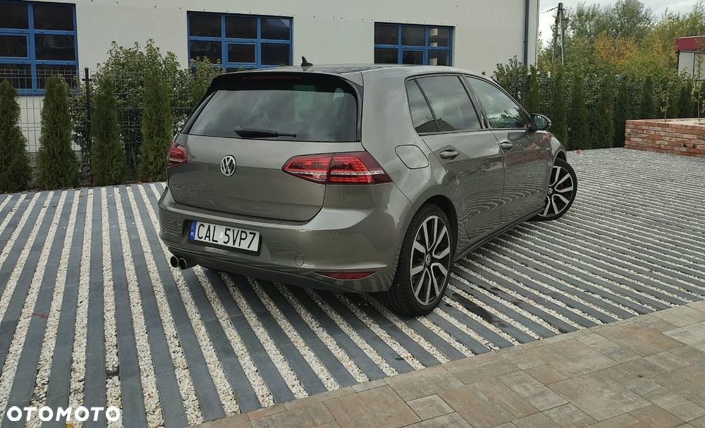 Volkswagen Golf - 9