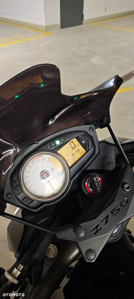 Kawasaki ZR - 12