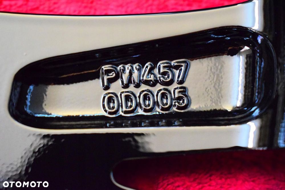 TOYOTA 17 Yaris IV Nowy Model Czarne Oryginał Jak Nowe - 6