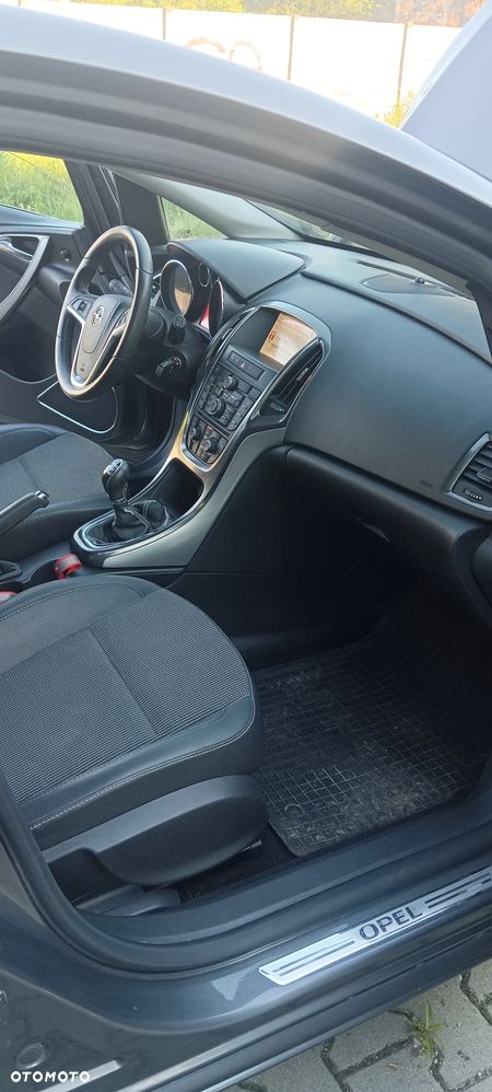 Opel Astra 1.4 T Cosmo - 25