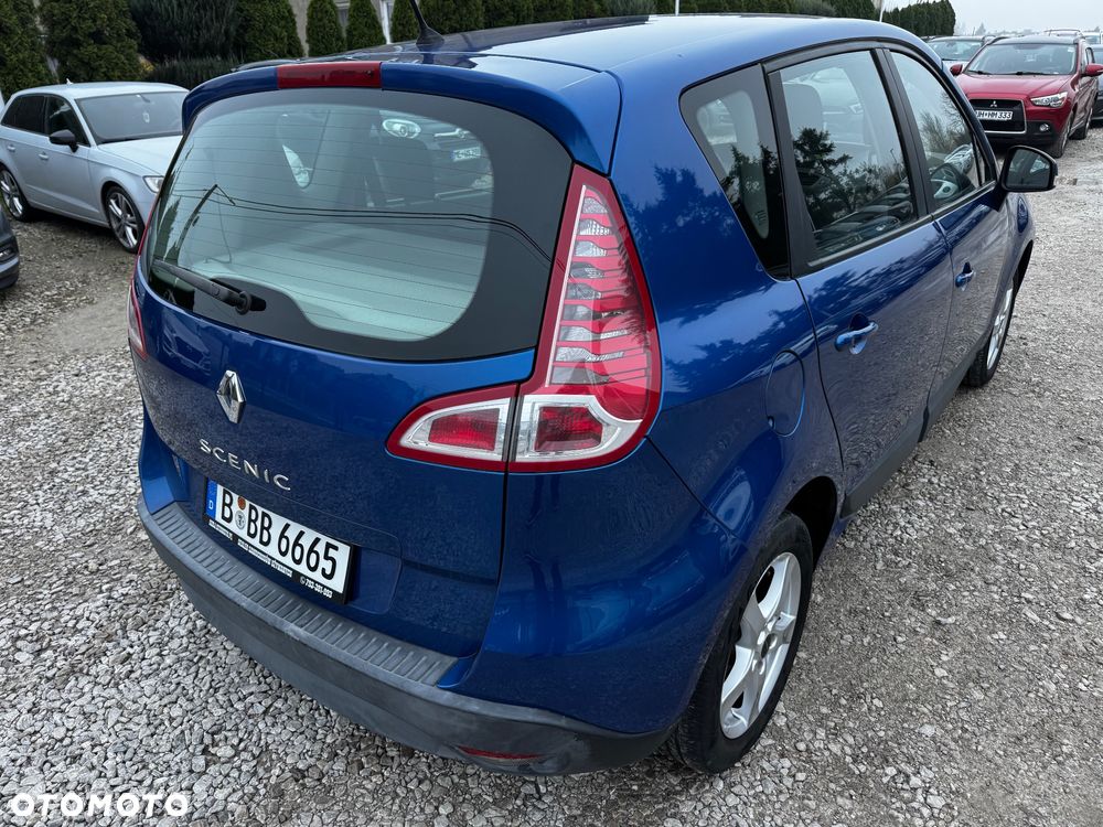 Renault Scenic 1.6 16V Expression - 11