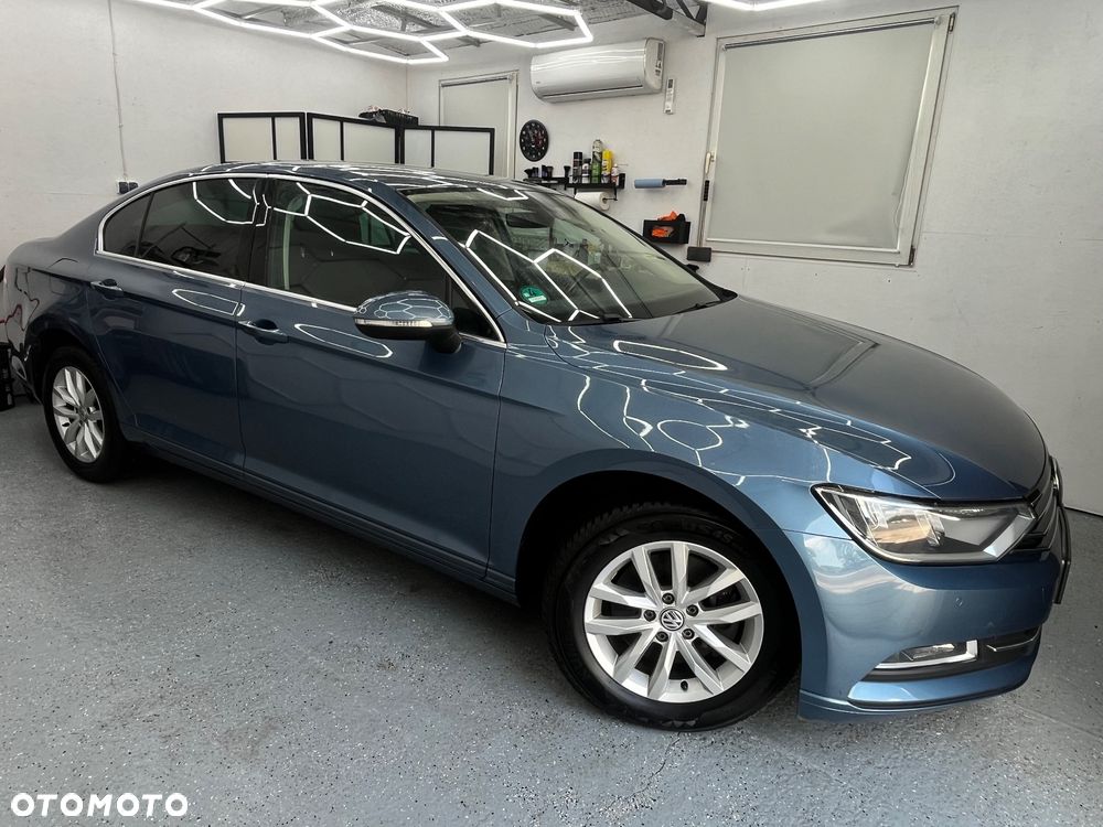 Volkswagen Passat - 11