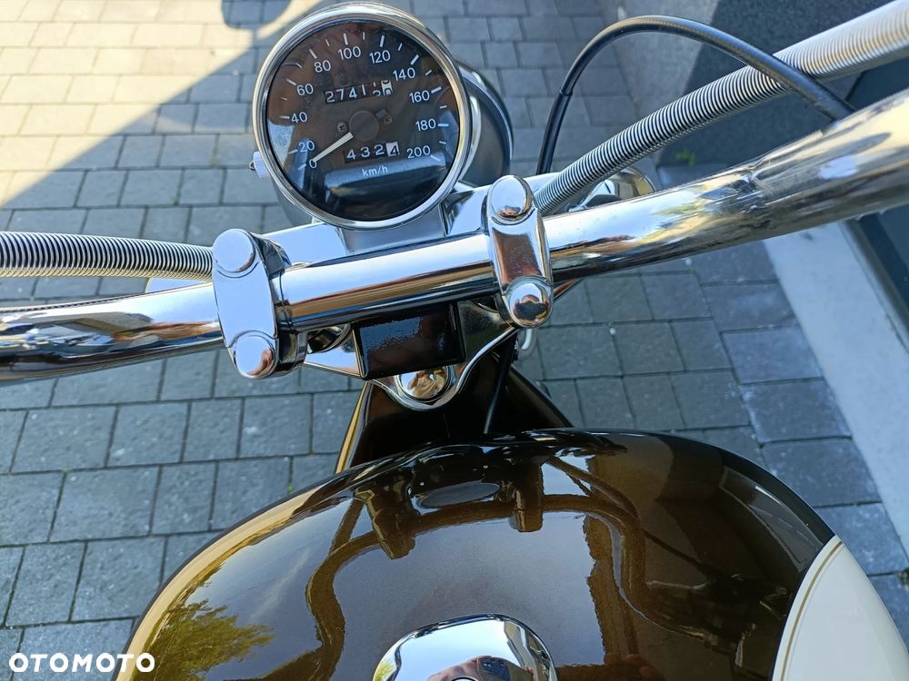 Suzuki Intruder - 16