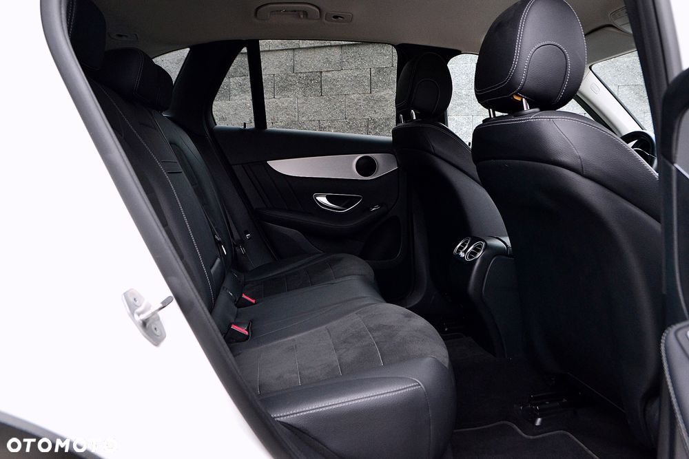 Mercedes-Benz GLC 250 4Matic 9G-TRONIC AMG Line - 16