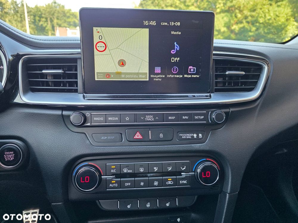 Kia Ceed - 12