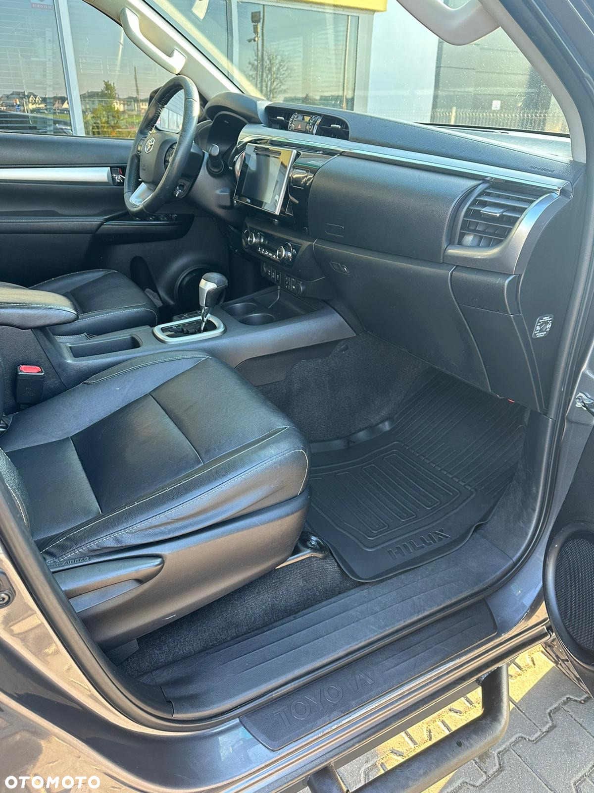 Toyota Hilux - 10