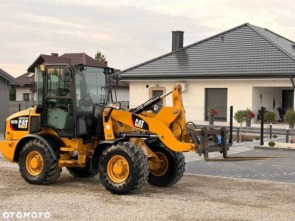 Caterpillar 907M - 4