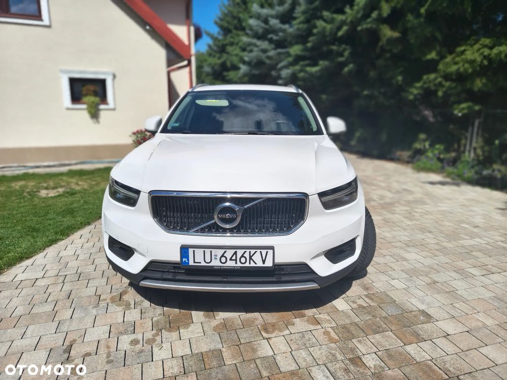 Volvo XC 40 T3 Momentum Pro - 2