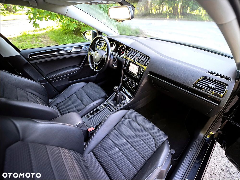 Volkswagen Golf - 19