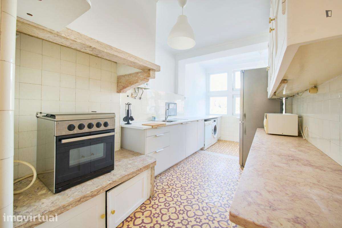 Quarto - localizado em Entrecampos Lisbon - Grande imagem: 2/50
