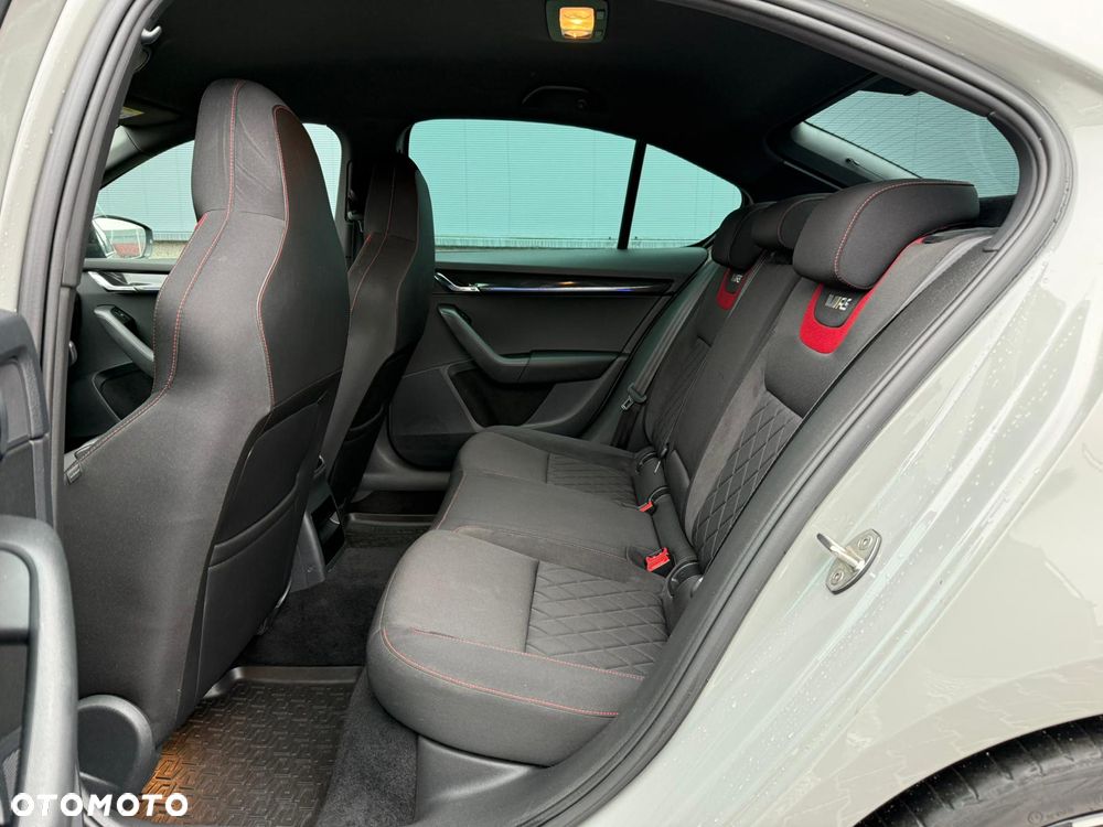 Skoda Octavia 2.0 TDI RS DSG - 18