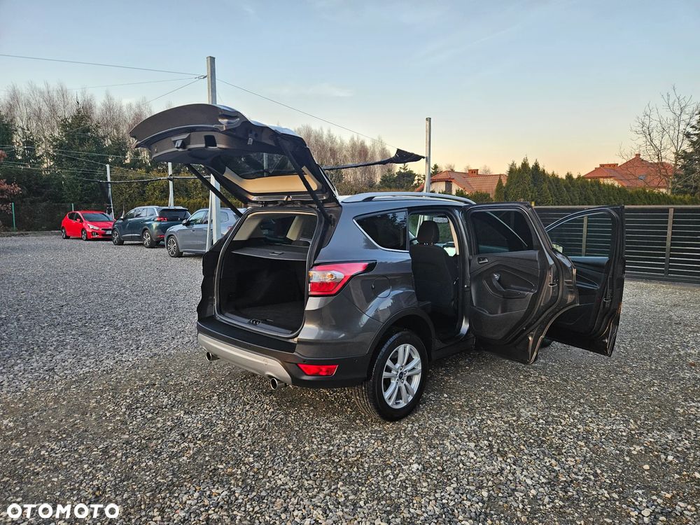 Ford Kuga 1.5 EcoBoost 2x4 Titanium - 16