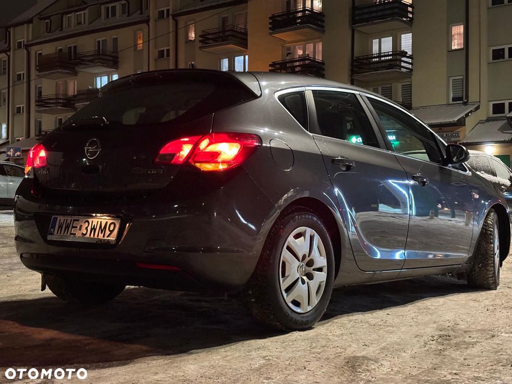 Opel Astra 1.7 CDTI Cosmo - 29