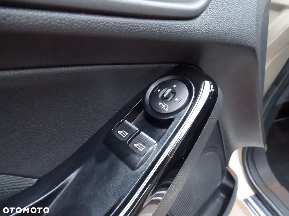 Ford Fiesta 1.0 EcoBoost Powershift Titanium - 35