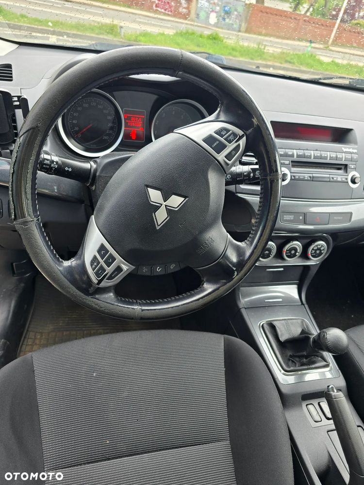 Mitsubishi Lancer 1.8 Intense - 10