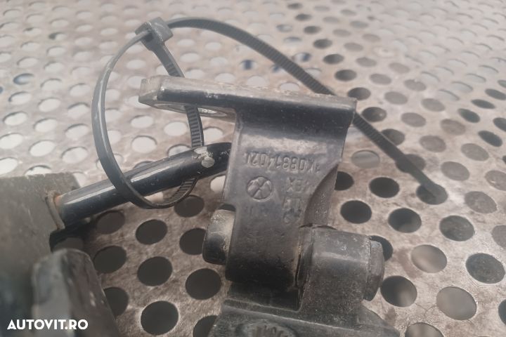 Balama inferioara usa fata dreapta 1K0831402 Volkswagen VW Golf 7 [20 - 3