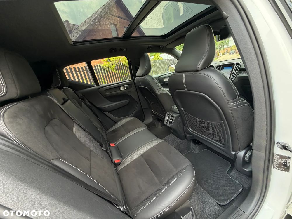 Volvo XC 40 T5 AWD R-Design - 35